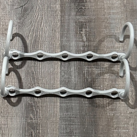 💞 Set of 2 Gray Space Mate Hangers - Picture 1 of 3